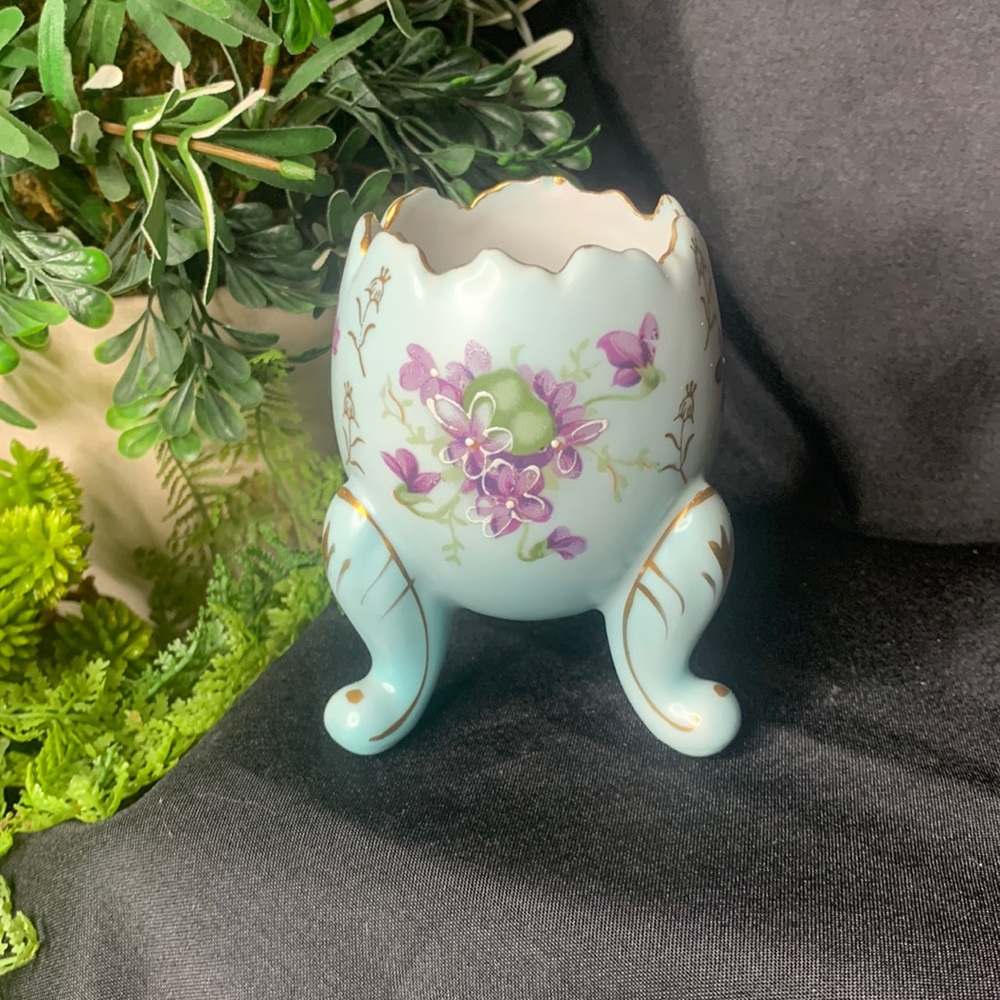 Beautiful hand painted “cracked egg” footed vase with violets